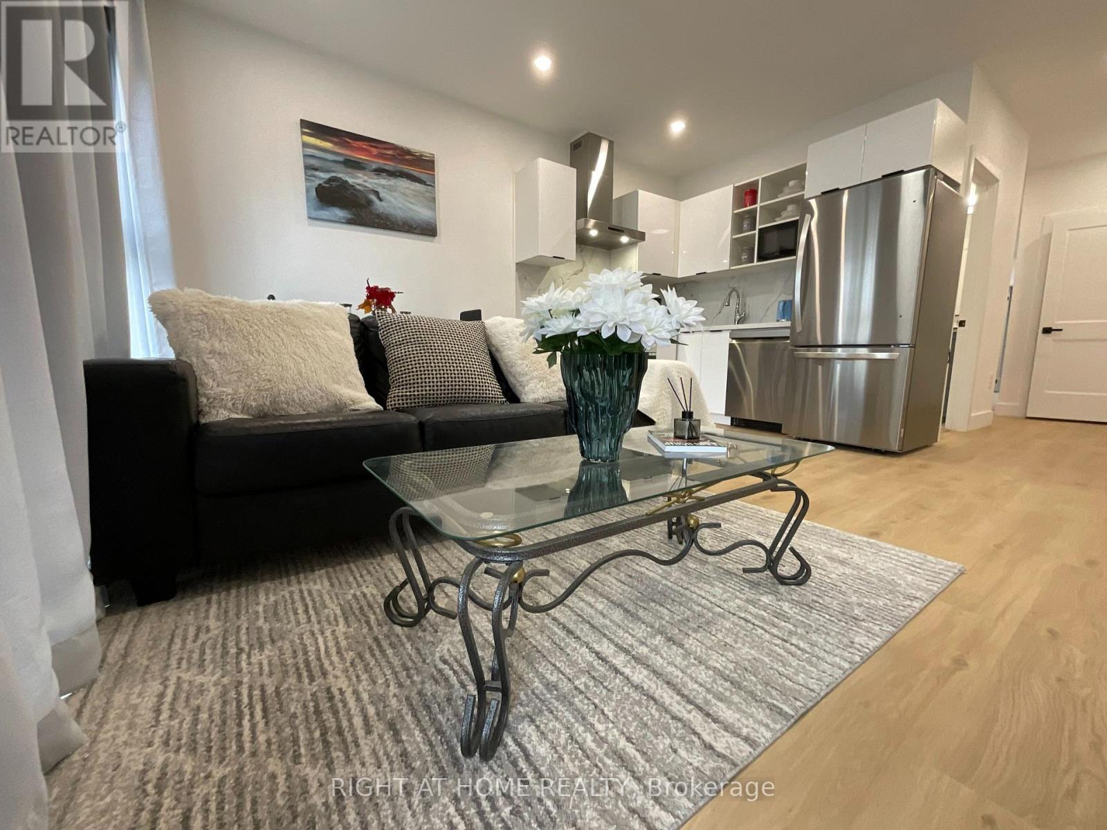 Unit #3 Second Floor - 674 Manning Avenue, Toronto, Ontario  M6G 2W4 - Photo 16 - C12702132