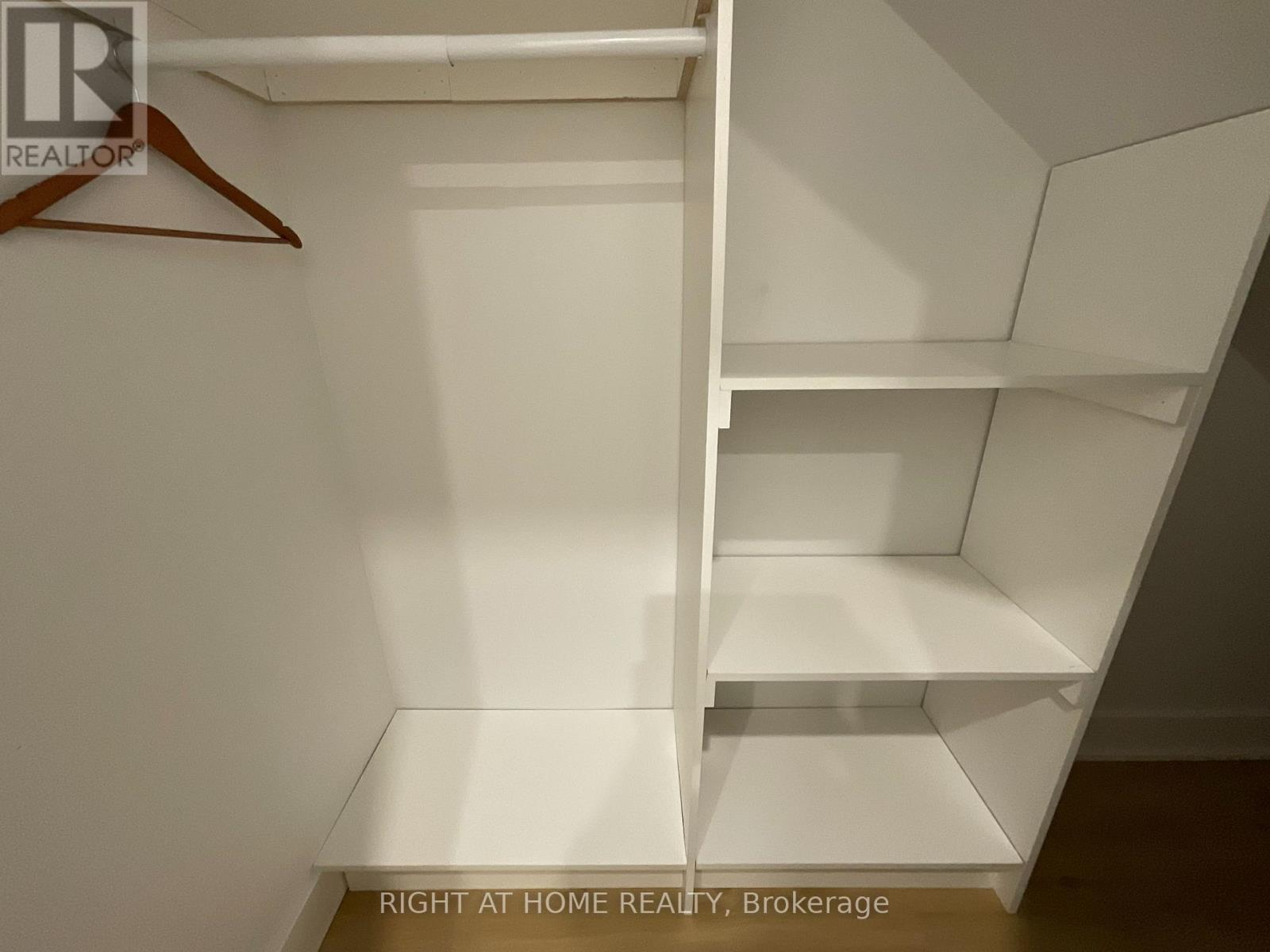 Unit #3 Second Floor - 674 Manning Avenue, Toronto, Ontario  M6G 2W4 - Photo 27 - C12702132