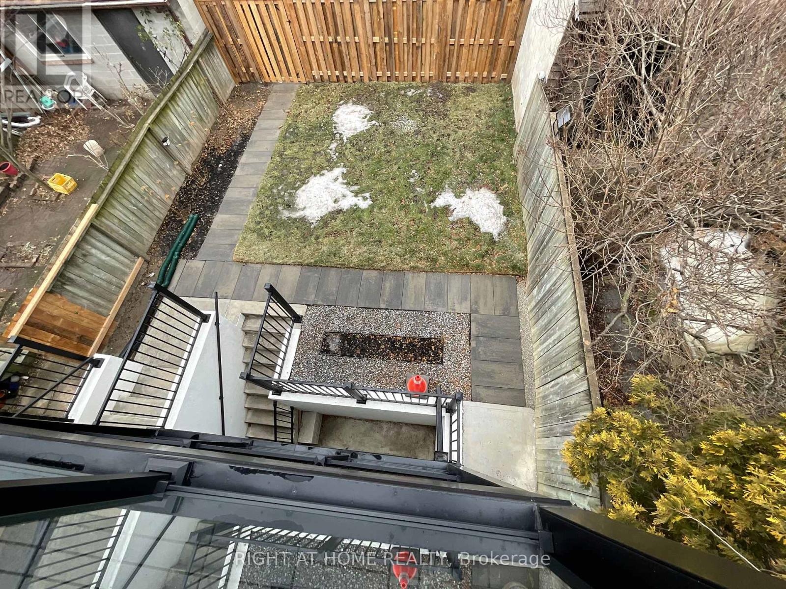 Unit #3 Second Floor - 674 Manning Avenue, Toronto, Ontario  M6G 2W4 - Photo 29 - C12702132