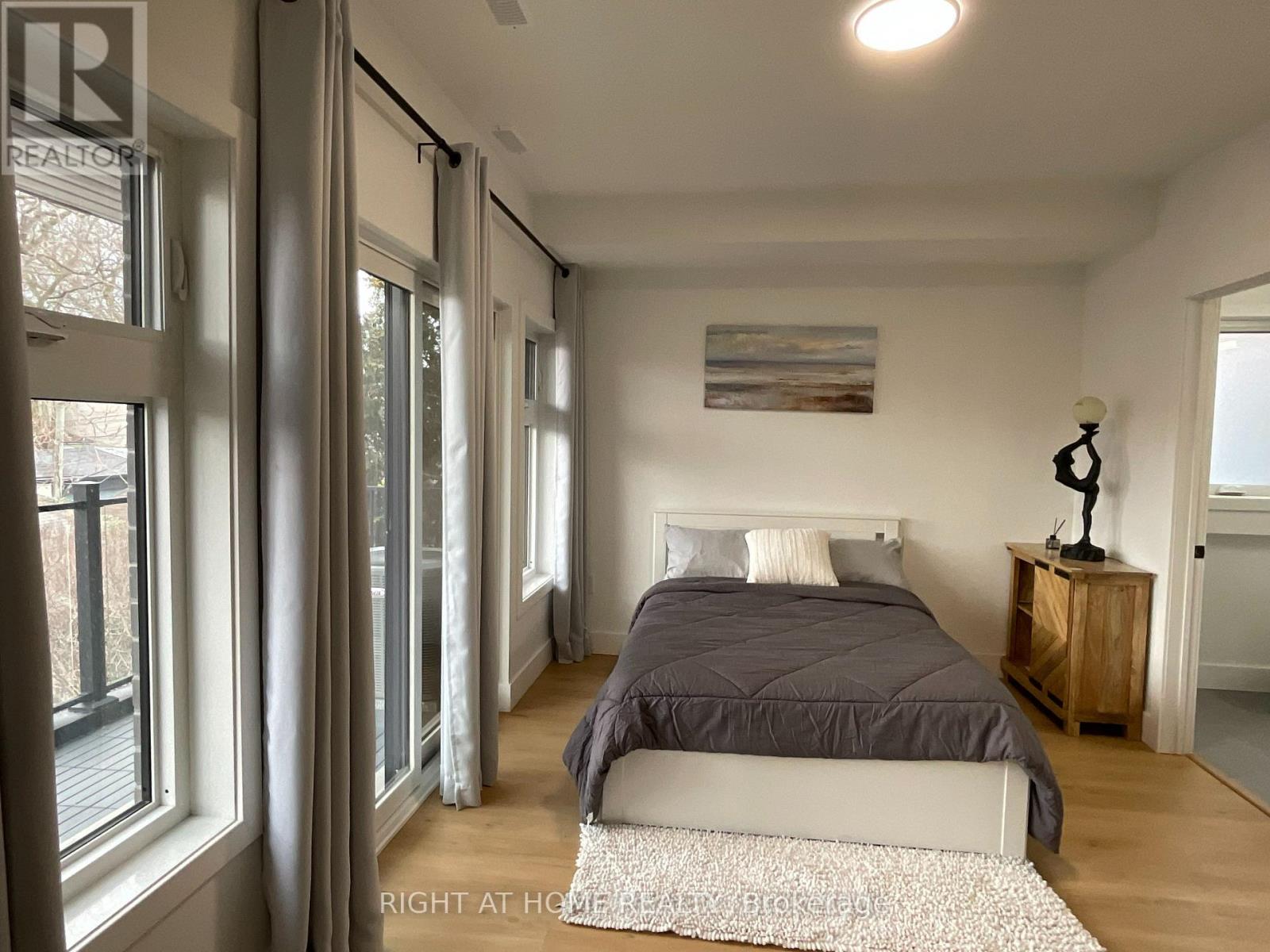 Unit #3 Second Floor - 674 Manning Avenue, Toronto, Ontario  M6G 2W4 - Photo 30 - C12702132