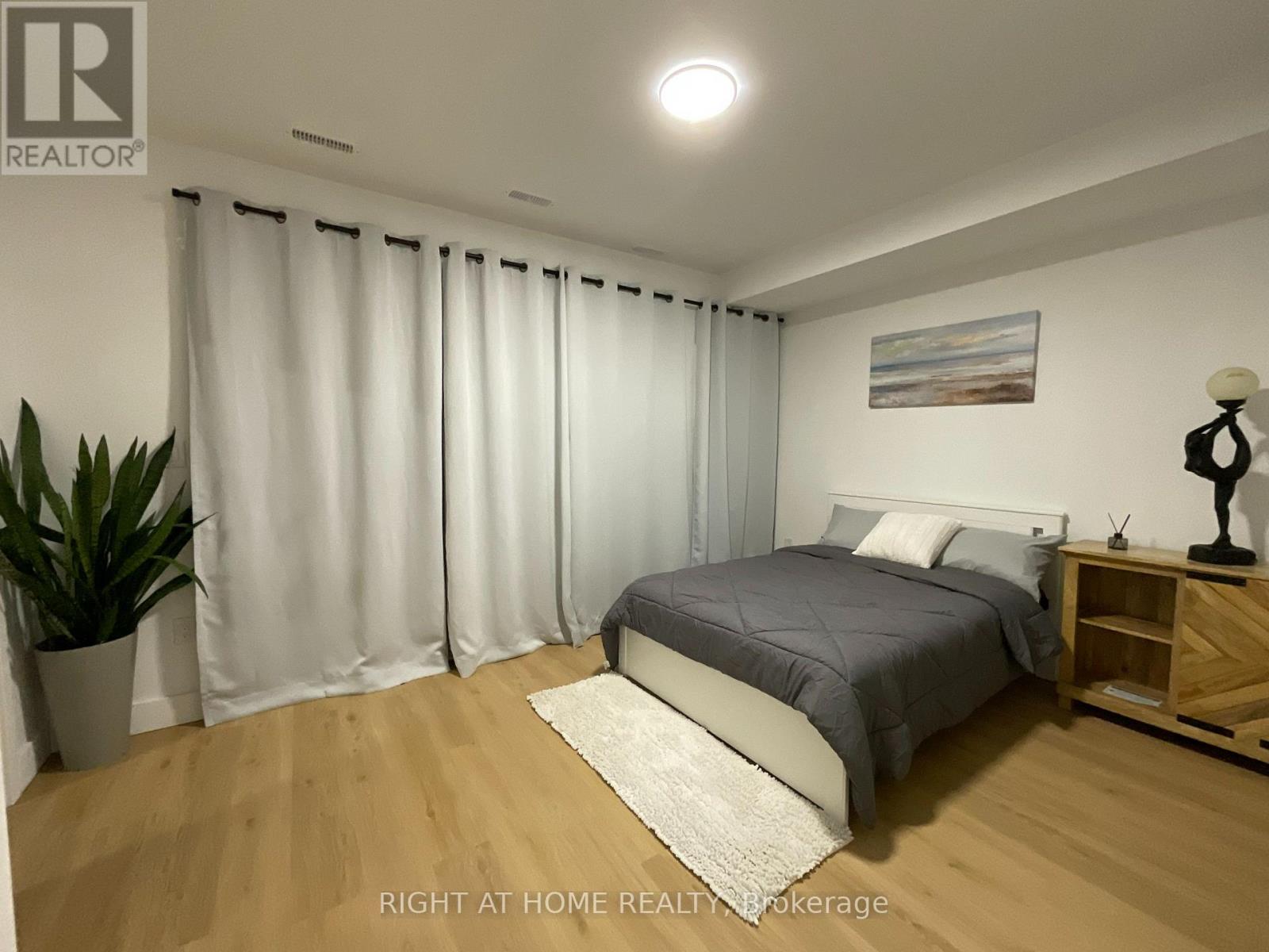 Unit #3 Second Floor - 674 Manning Avenue, Toronto, Ontario  M6G 2W4 - Photo 33 - C12702132