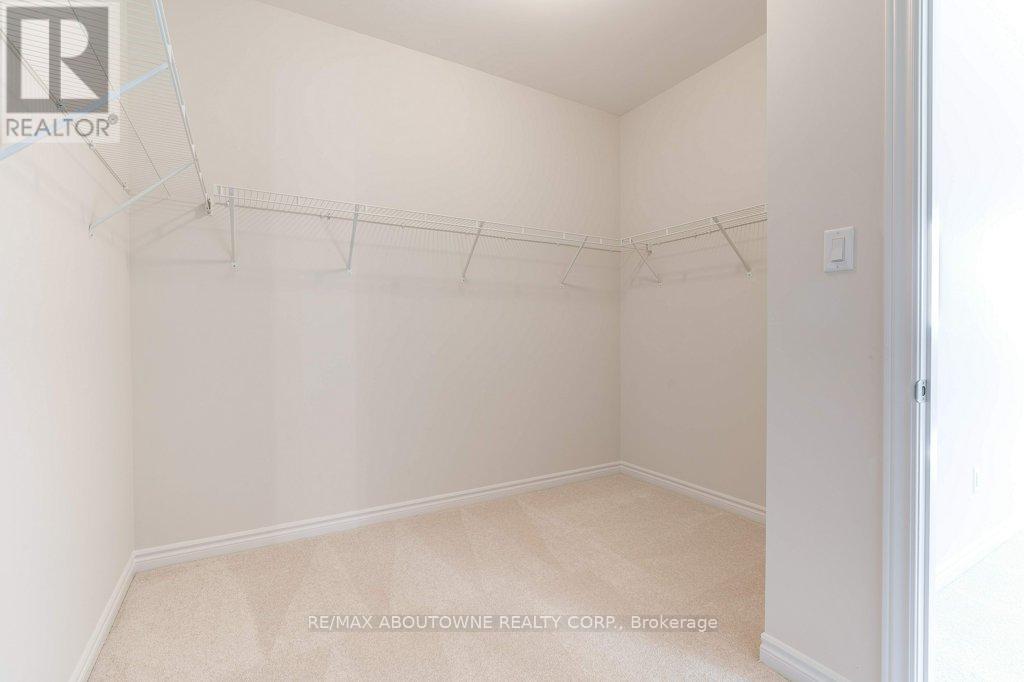 1394 Almonte Drive, Burlington, Ontario  L7P 0V8 - Photo 19 - W12702146