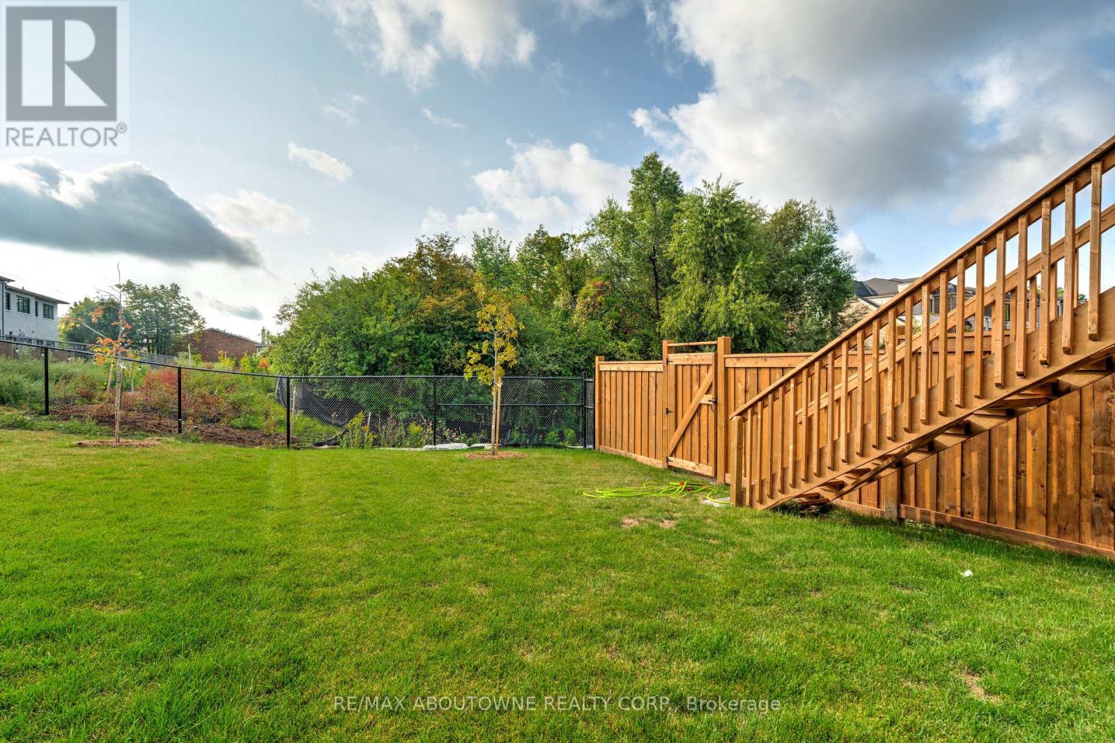 1394 Almonte Drive, Burlington, Ontario  L7P 0V8 - Photo 22 - W12702146