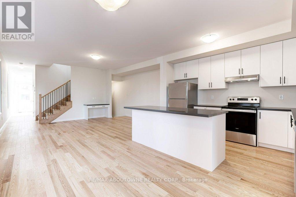 1394 Almonte Drive, Burlington, Ontario  L7P 0V8 - Photo 7 - W12702146