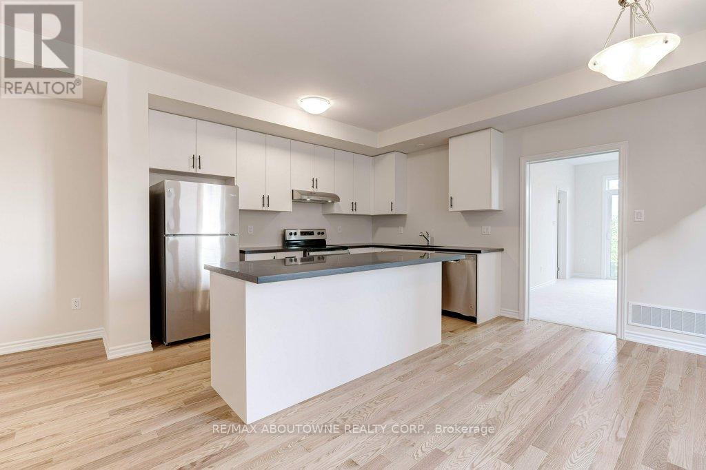 1394 Almonte Drive, Burlington, Ontario  L7P 0V8 - Photo 8 - W12702146