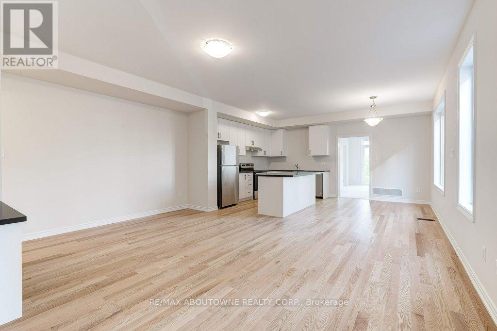 1394 Almonte Drive, Burlington, Ontario  L7P 0V8 - Photo 9 - W12702146