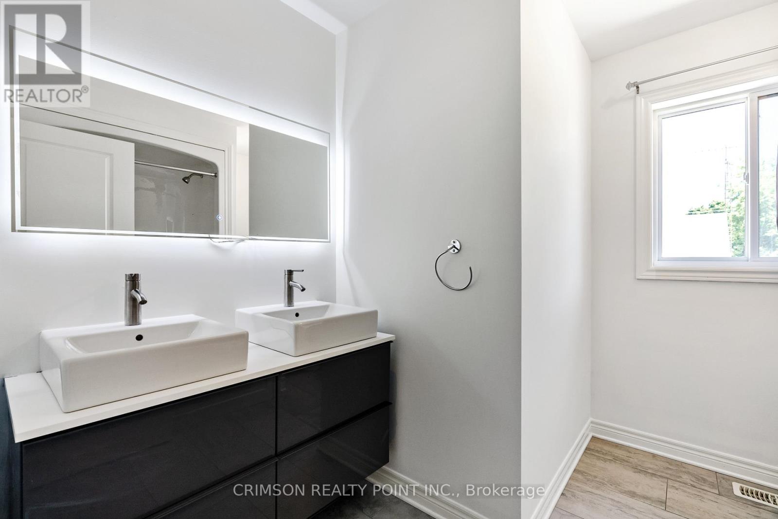 11 Edith Street, St. Catharines, Ontario  L2S 2P6 - Photo 8 - X12702122