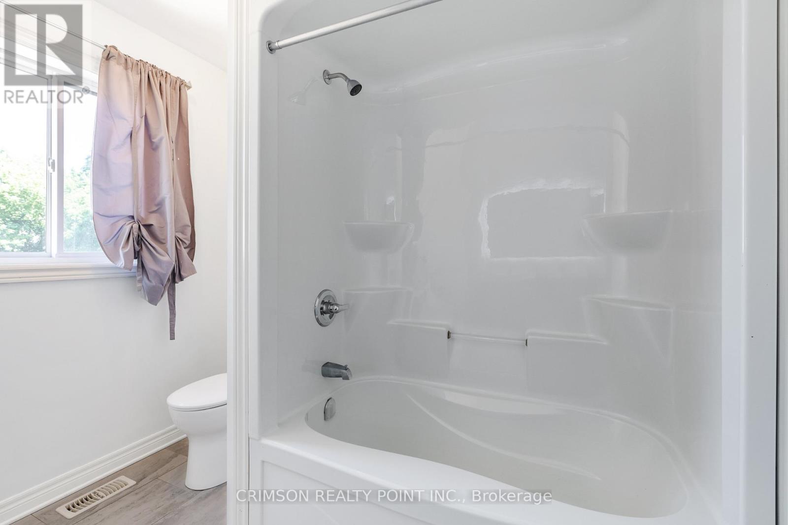 11 Edith Street, St. Catharines, Ontario  L2S 2P6 - Photo 9 - X12702122