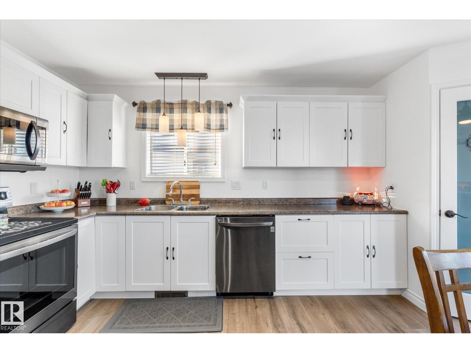 135 St. Andrews Dr, Stony Plain, Alberta  T7Z 1K7 - Photo 10 - E4470231