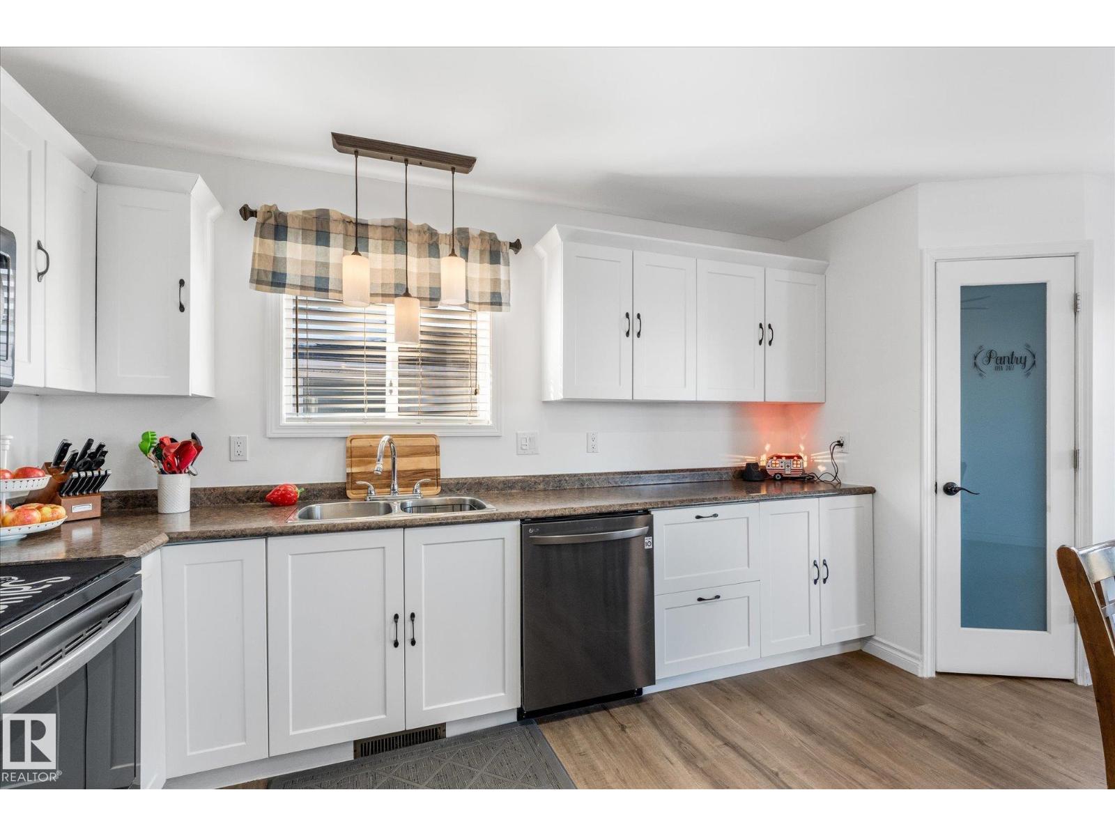 135 St. Andrews Dr, Stony Plain, Alberta  T7Z 1K7 - Photo 12 - E4470231