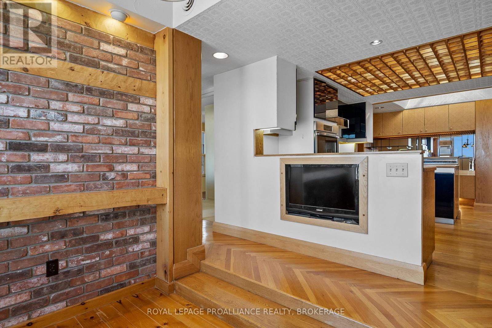 1602 - 185 Ontario Street, Kingston, Ontario  K7L 2Y7 - Photo 15 - X12702180