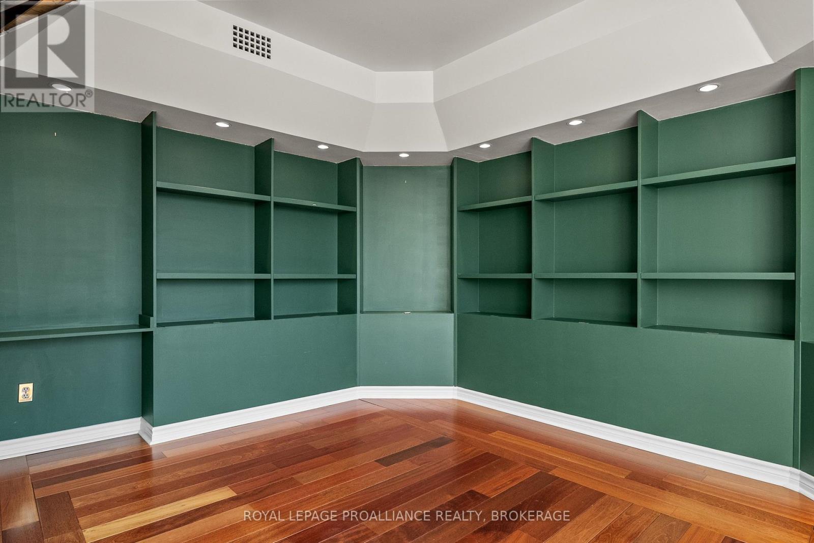 1602 - 185 Ontario Street, Kingston, Ontario  K7L 2Y7 - Photo 26 - X12702180