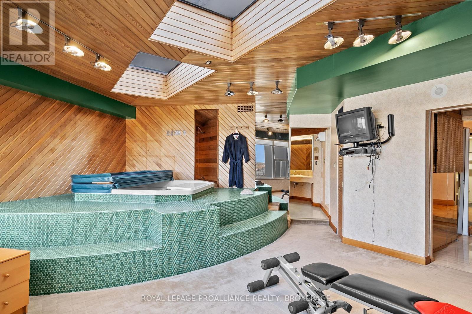 1602 - 185 Ontario Street, Kingston, Ontario  K7L 2Y7 - Photo 28 - X12702180