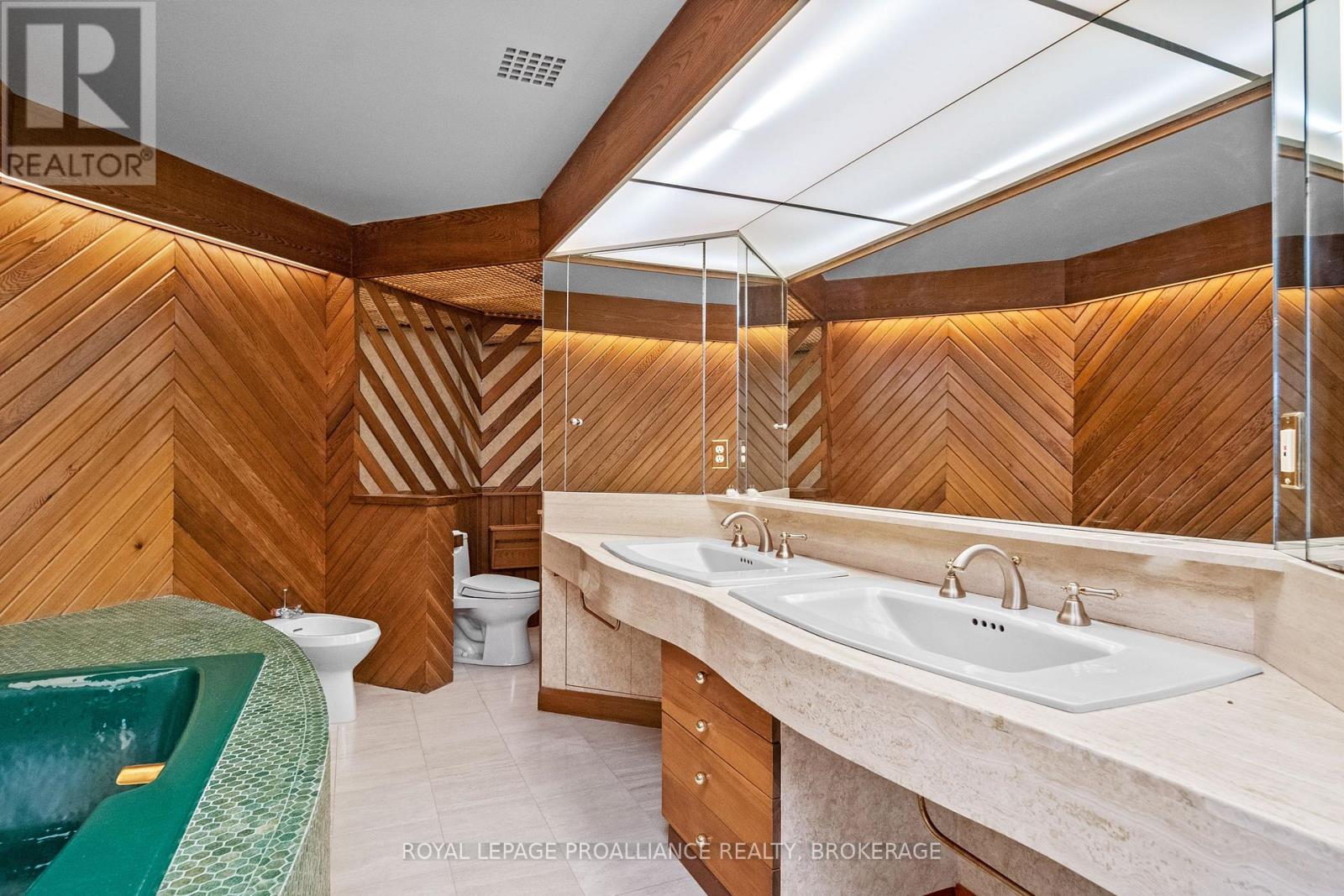 1602 - 185 Ontario Street, Kingston, Ontario  K7L 2Y7 - Photo 31 - X12702180