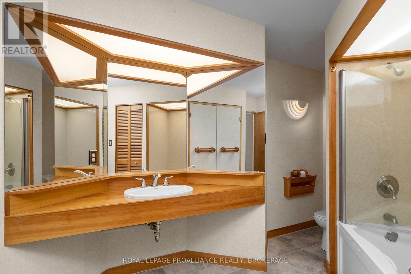 1602 - 185 Ontario Street, Kingston, Ontario  K7L 2Y7 - Photo 41 - X12702180