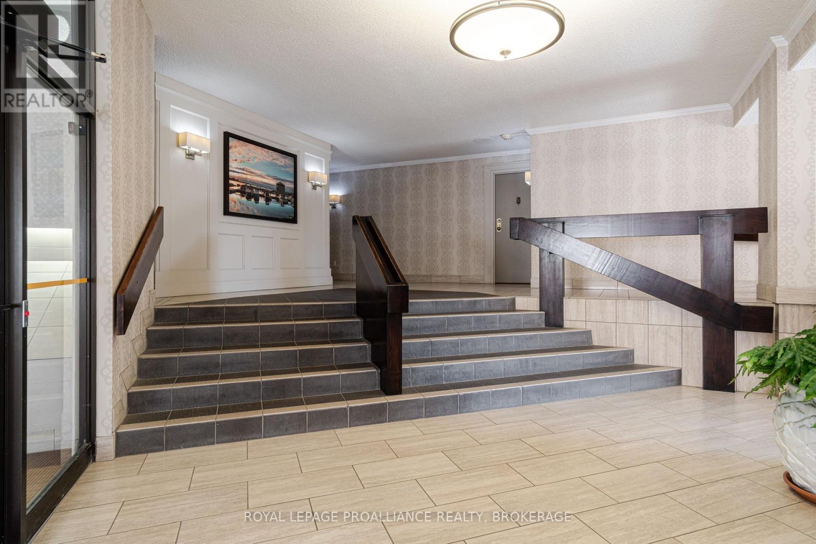 1602 - 185 Ontario Street, Kingston, Ontario  K7L 2Y7 - Photo 5 - X12702180