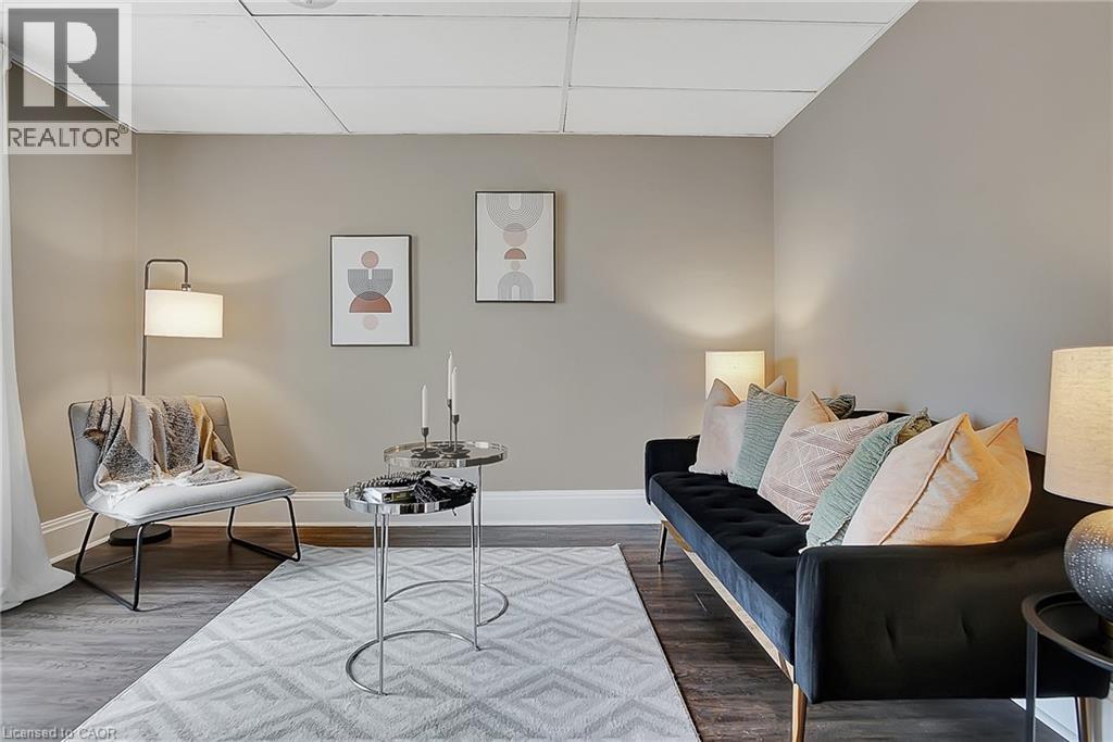 211 Dolph Street N, Cambridge, Ontario  N3H 2A6 - Photo 3 - 40745694