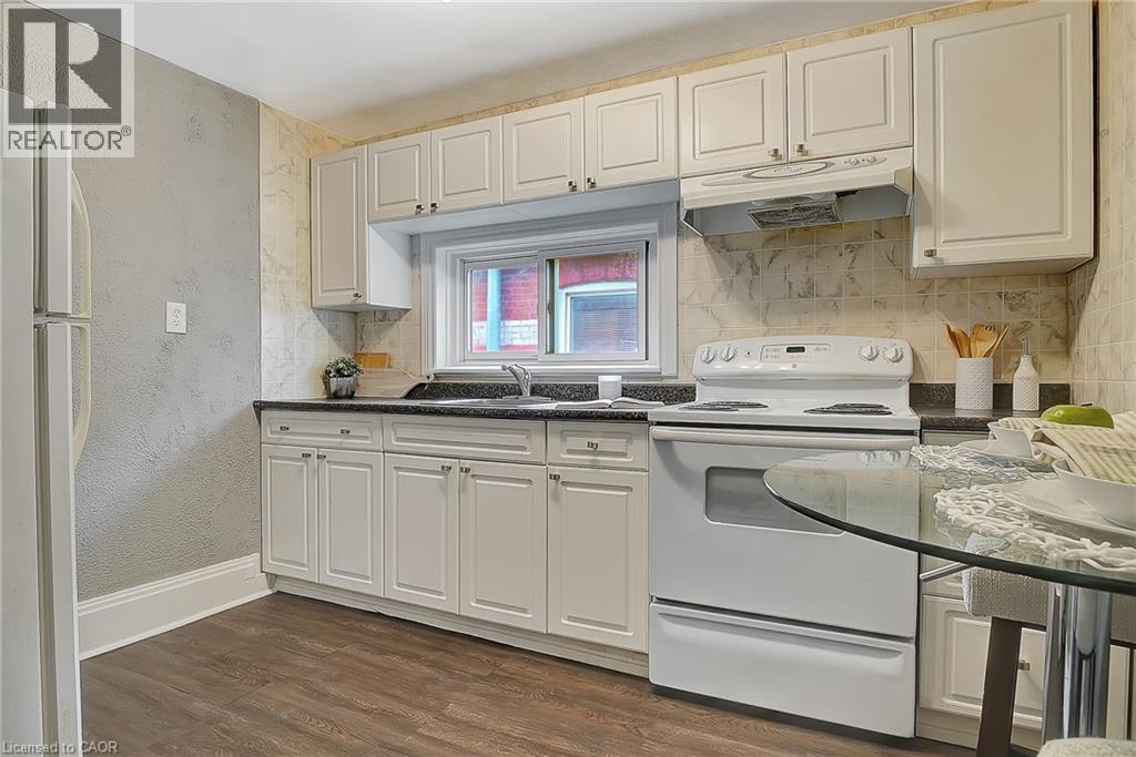 211 Dolph Street N, Cambridge, Ontario  N3H 2A6 - Photo 5 - 40788261