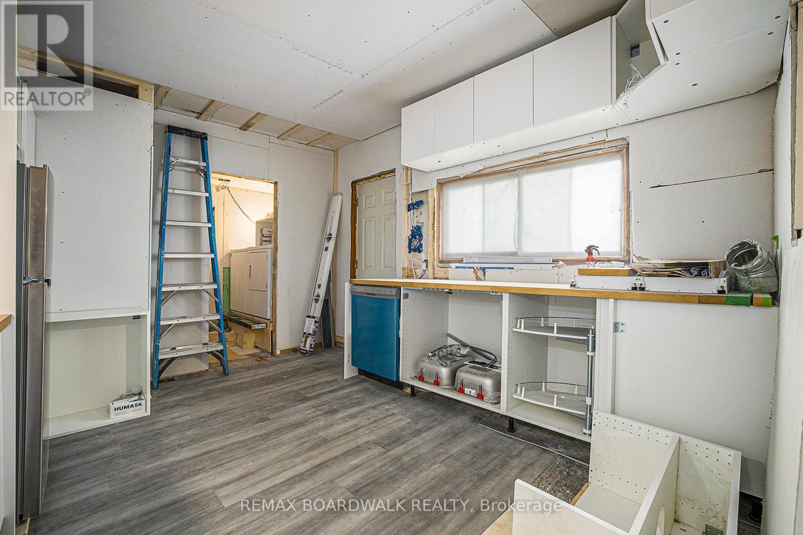 20 Montague Street, Smiths Falls, Ontario  K7A 2M1 - Photo 3 - X12454626