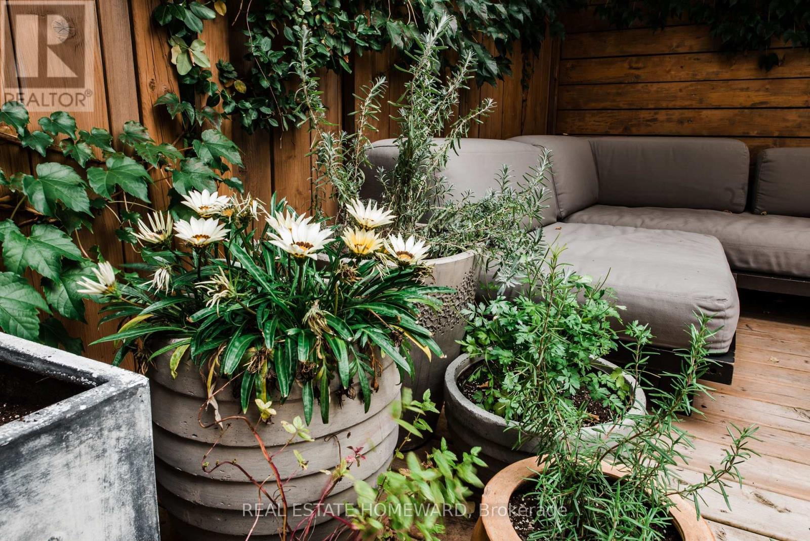 77 Claremont Street, Toronto, Ontario  M6J 2M7 - Photo 28 - C12702234