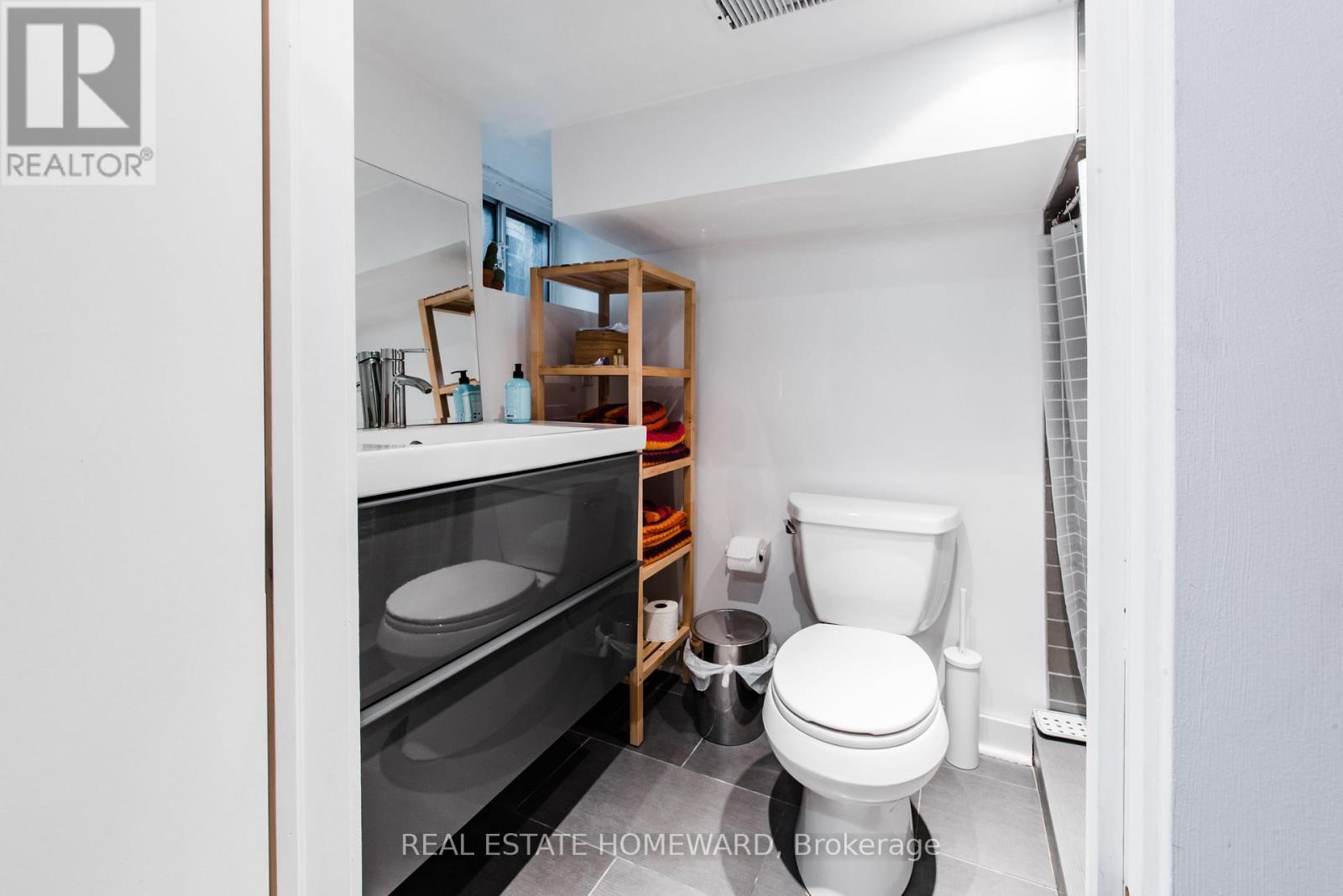 77 Claremont Street, Toronto, Ontario  M6J 2M7 - Photo 30 - C12702234