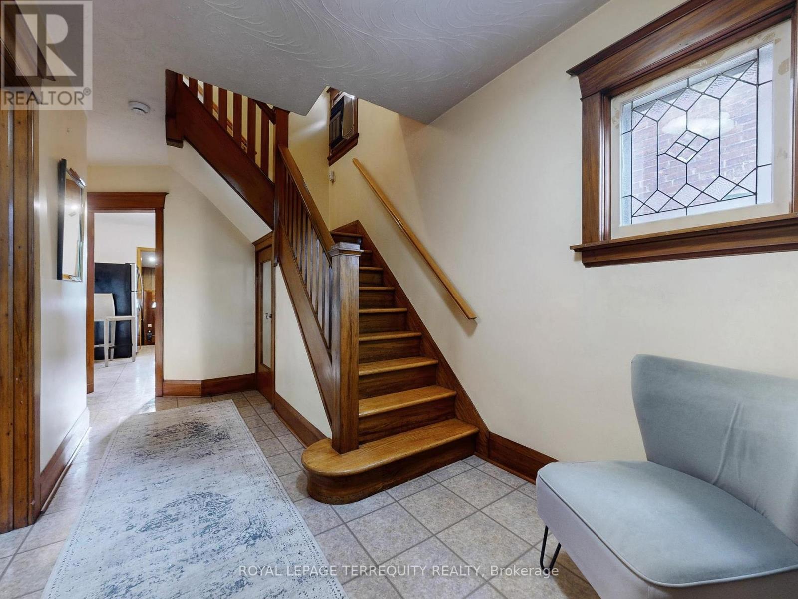 371 Strathmore Boulevard, Toronto, Ontario  M4C 1N4 - Photo 23 - E12702238