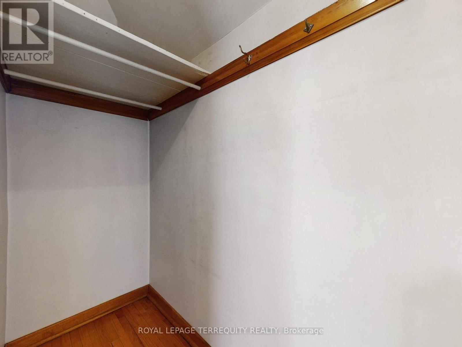 371 Strathmore Boulevard, Toronto, Ontario  M4C 1N4 - Photo 31 - E12702238