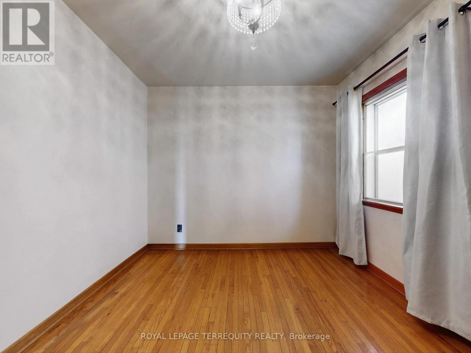 371 Strathmore Boulevard, Toronto, Ontario  M4C 1N4 - Photo 33 - E12702238