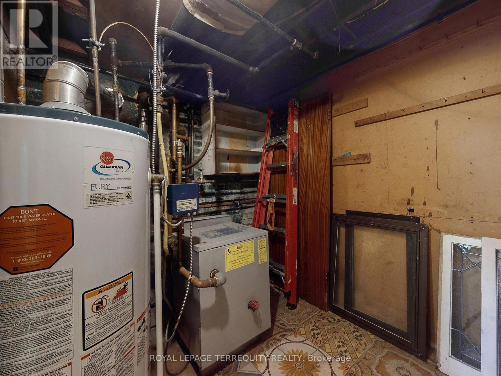 371 Strathmore Boulevard, Toronto, Ontario  M4C 1N4 - Photo 45 - E12702238