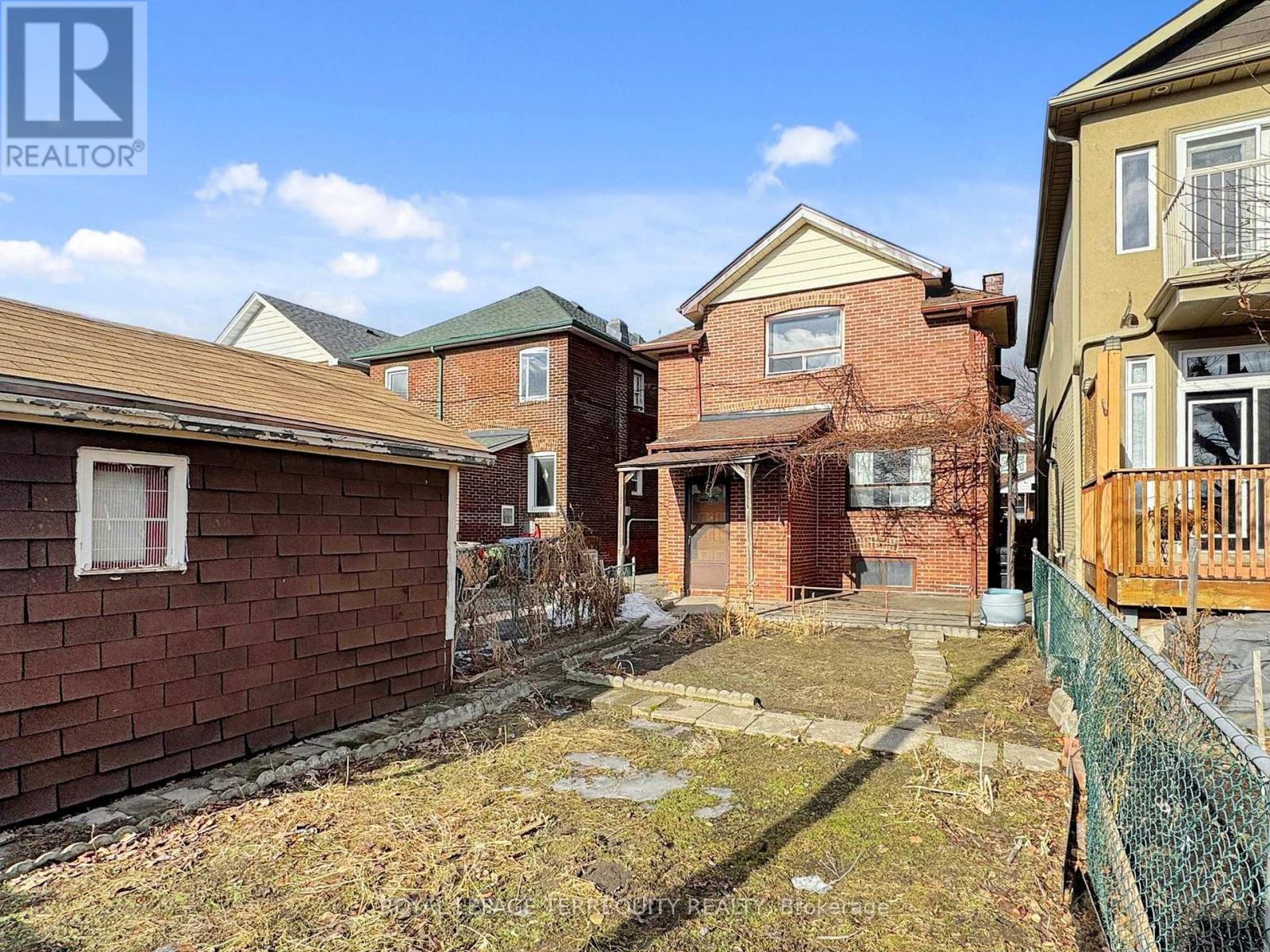 371 Strathmore Boulevard, Toronto, Ontario  M4C 1N4 - Photo 47 - E12702238