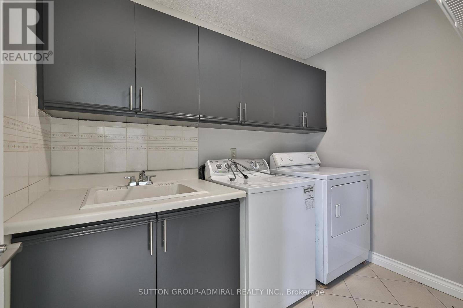 27 Green Acres Road, Vaughan, Ontario  L4J 4S2 - Photo 17 - N12702208