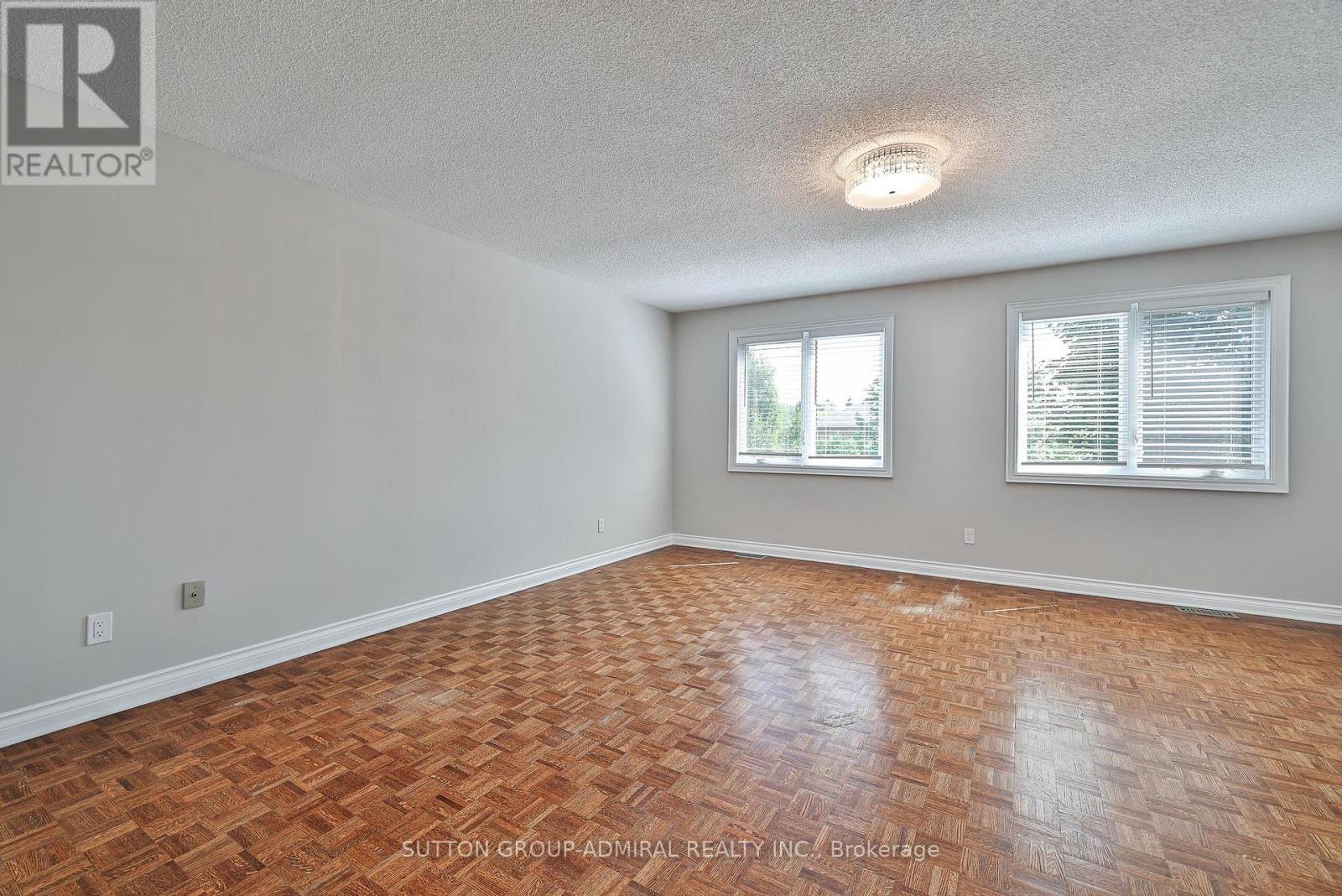 27 Green Acres Road, Vaughan, Ontario  L4J 4S2 - Photo 25 - N12702208