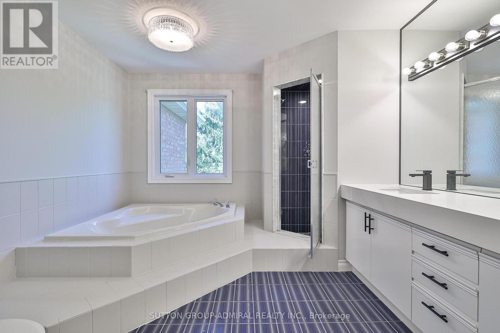 27 Green Acres Road, Vaughan, Ontario  L4J 4S2 - Photo 29 - N12702208