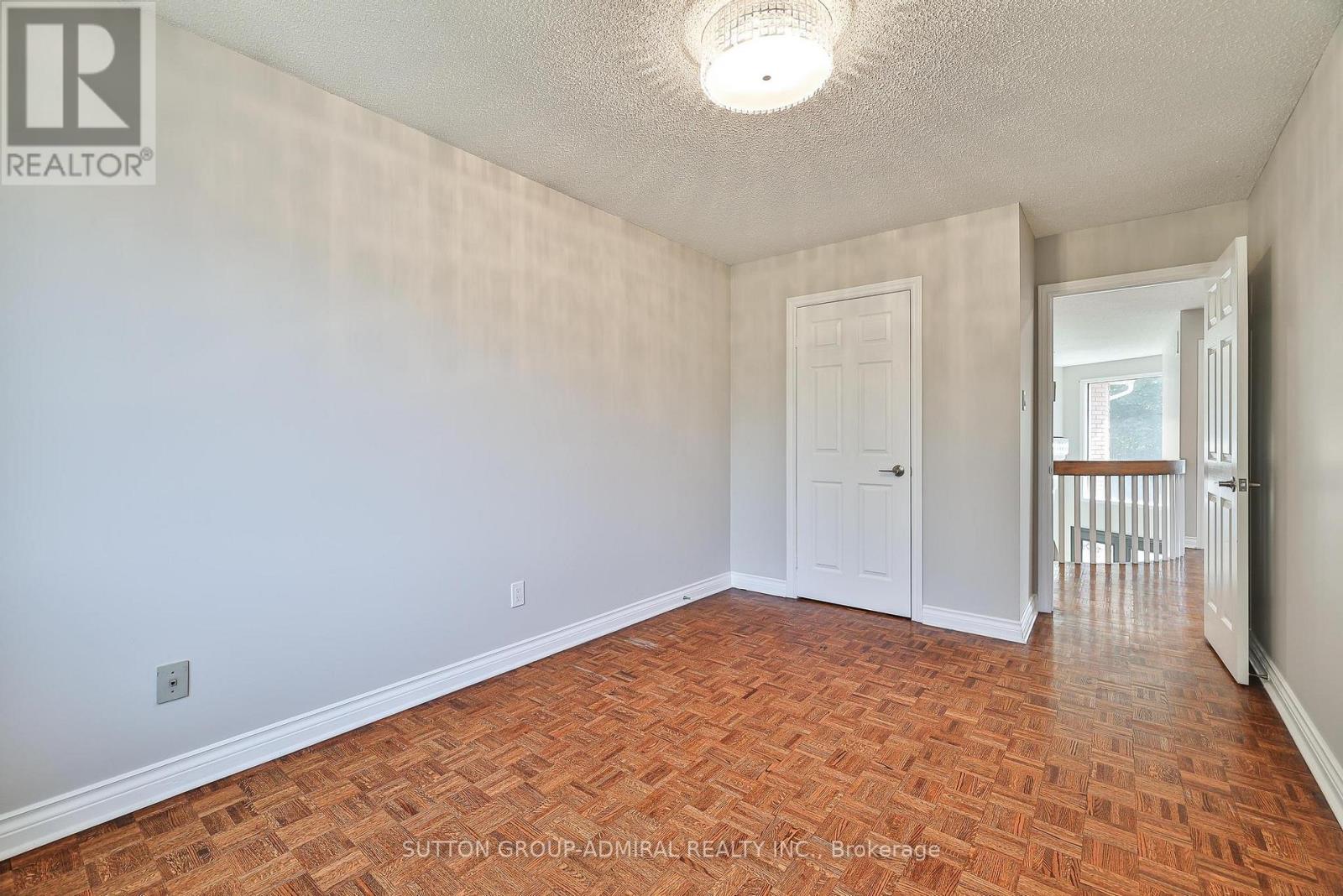 27 Green Acres Road, Vaughan, Ontario  L4J 4S2 - Photo 33 - N12702208