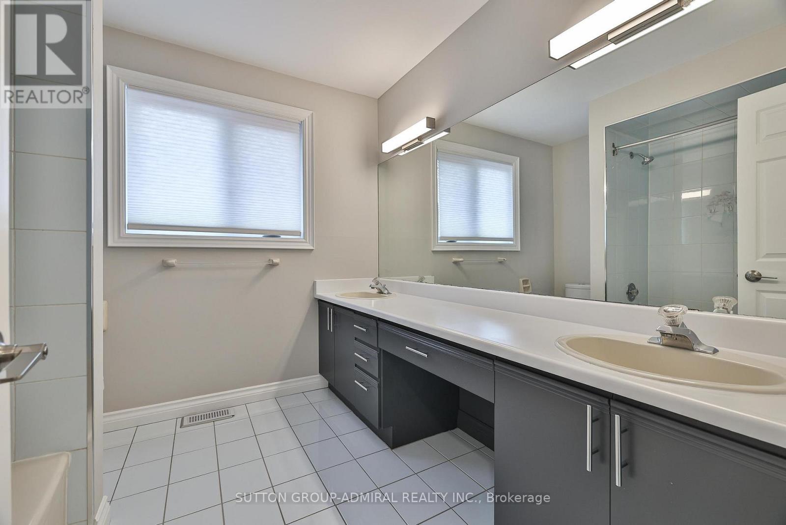 27 Green Acres Road, Vaughan, Ontario  L4J 4S2 - Photo 36 - N12702208