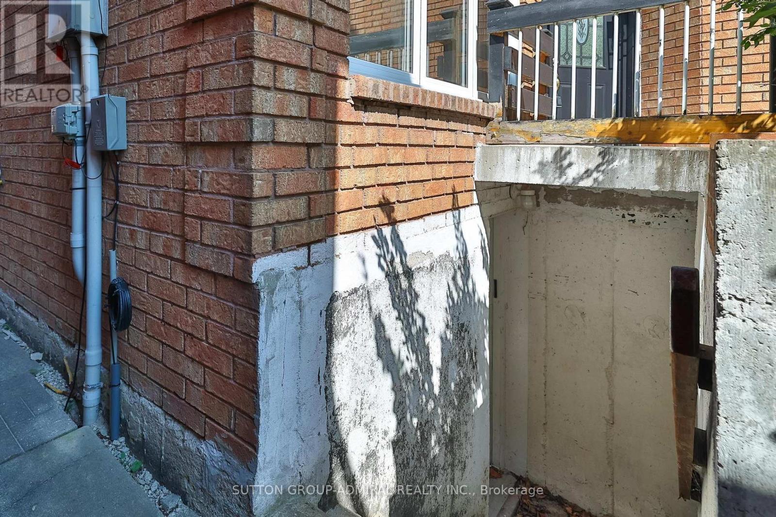 27 Green Acres Road, Vaughan, Ontario  L4J 4S2 - Photo 49 - N12702208