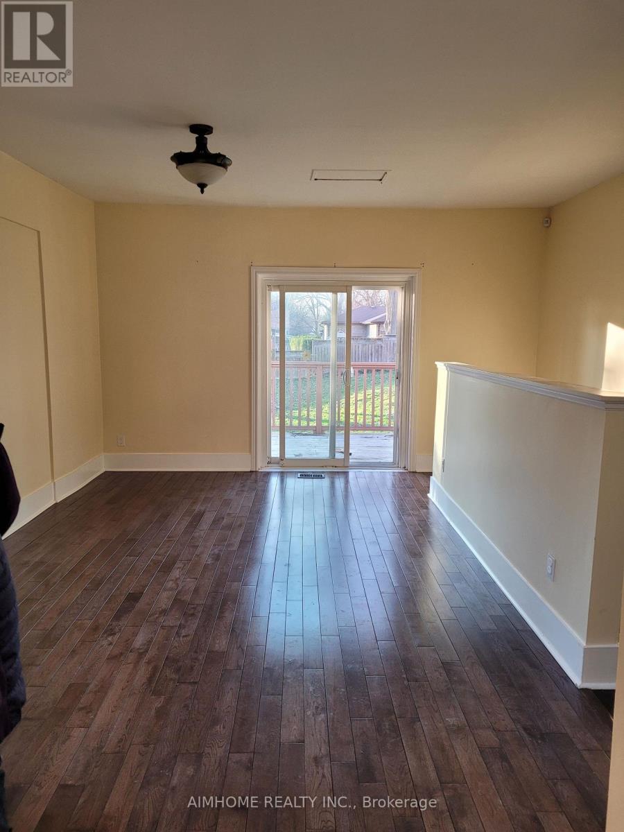 76 Penatang Street, Barrie, Ontario  L4M 1Y9 - Photo 2 - S12702220