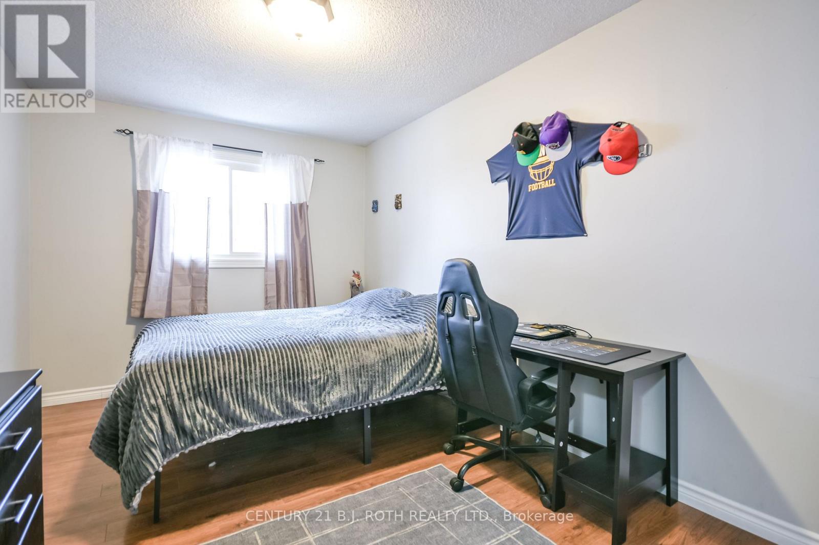 6 Glenview Avenue, Springwater, Ontario  L0L 1P0 - Photo 19 - S12702224