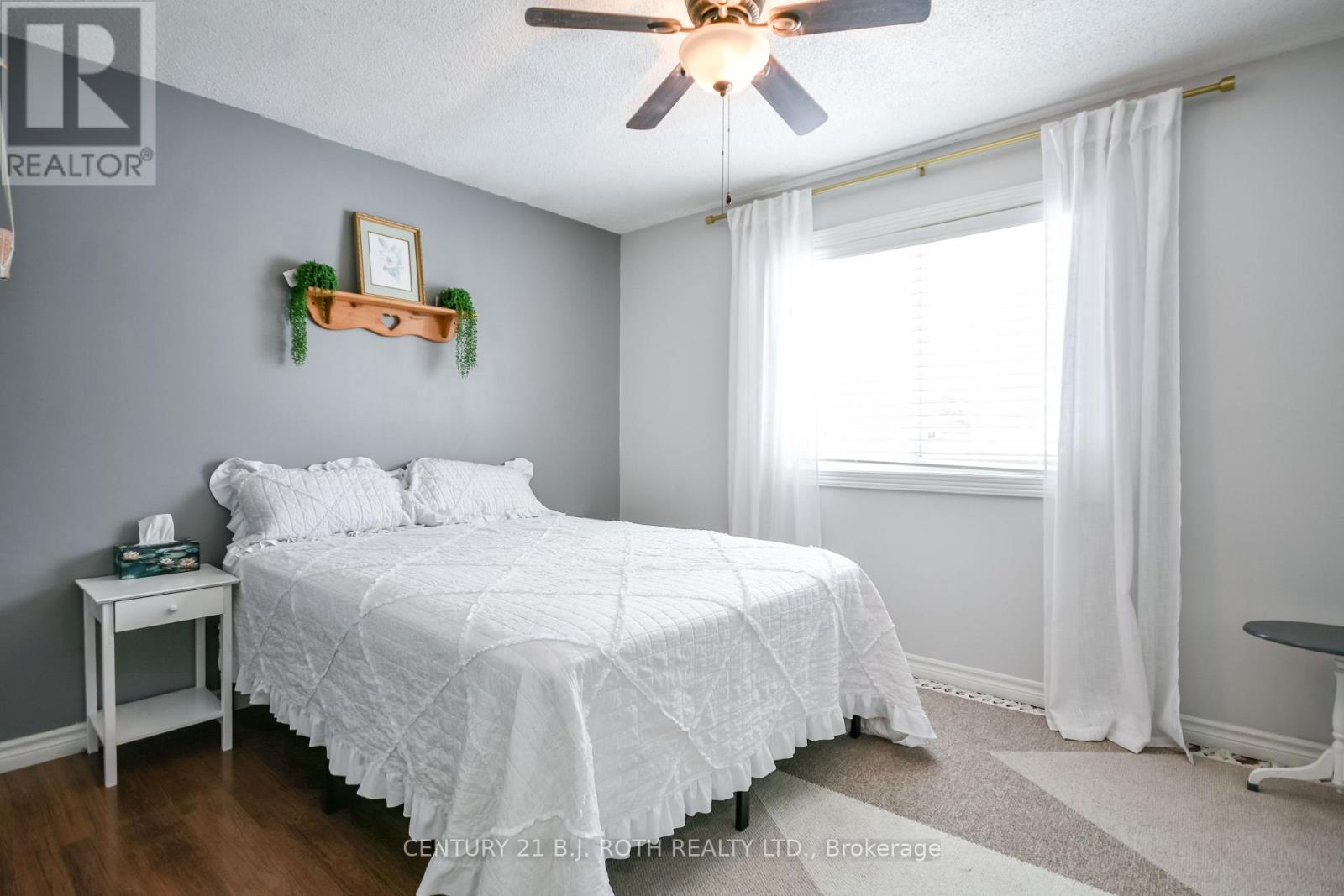 6 Glenview Avenue, Springwater, Ontario  L0L 1P0 - Photo 22 - S12702224