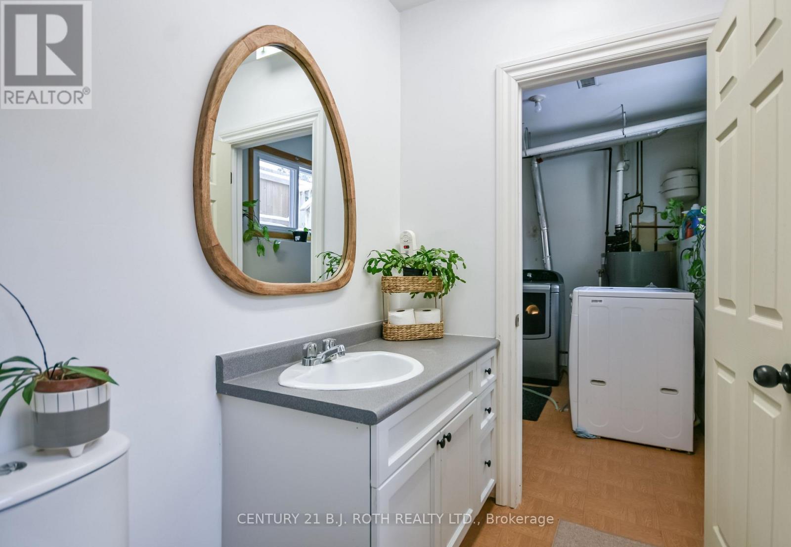 6 Glenview Avenue, Springwater, Ontario  L0L 1P0 - Photo 31 - S12702224