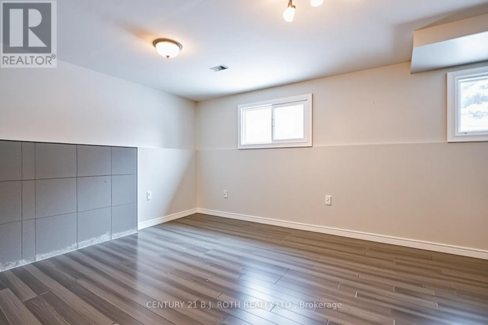 6 Glenview Avenue, Springwater, Ontario  L0L 1P0 - Photo 41 - S12702224