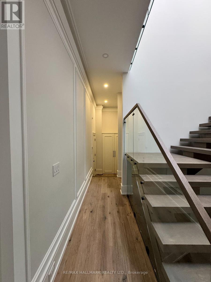 81 Child Drive, Aurora, Ontario  L4G 1Y8 - Photo 4 - N12696110