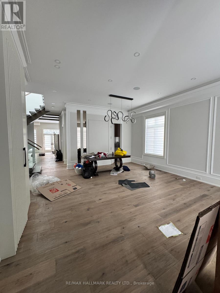 81 Child Drive, Aurora, Ontario  L4G 1Y8 - Photo 2 - N12696110