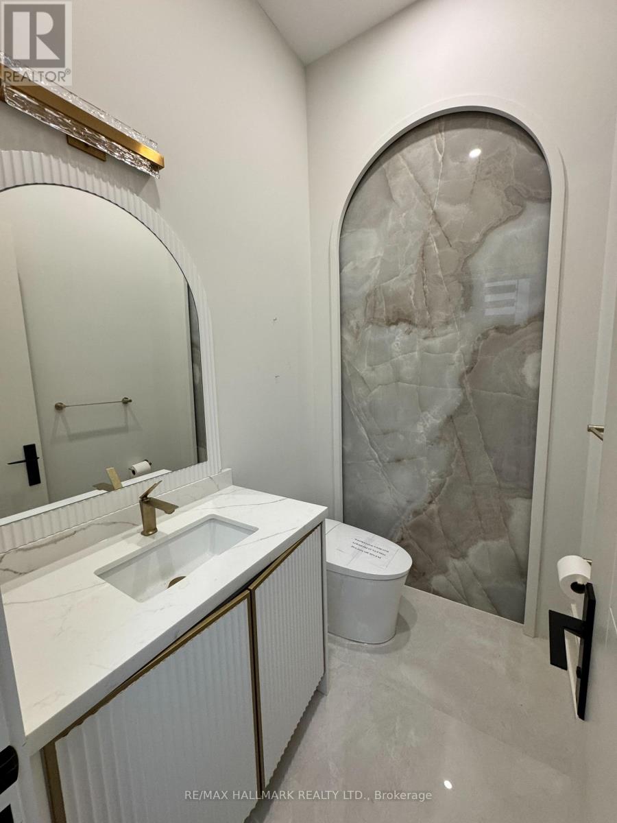 81 Child Drive, Aurora, Ontario  L4G 1Y8 - Photo 6 - N12696110