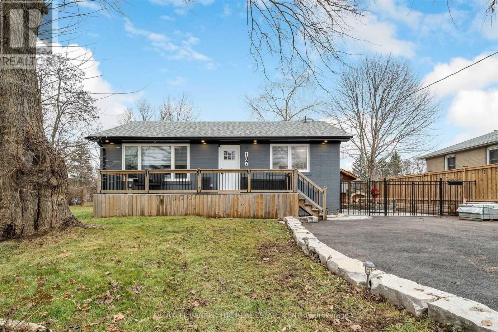 <div class="slider-price">$2,900 Monthly</div><p>107 Main Street N, Halton Hills, Ontario</p>