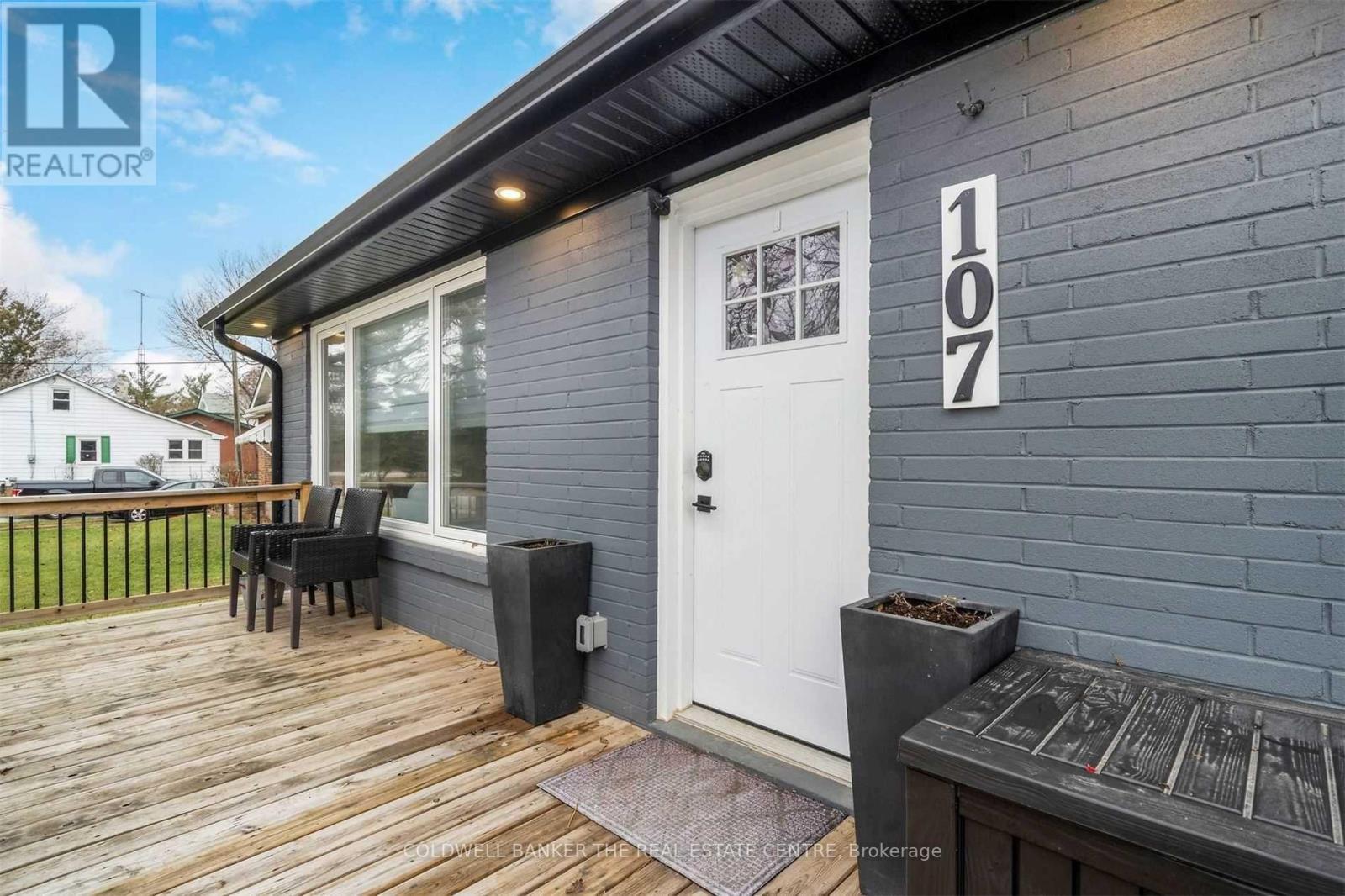 107 Main Street N, Halton Hills (Georgetown), Ontario  L7G 3H5 - Photo 3 - W12702182