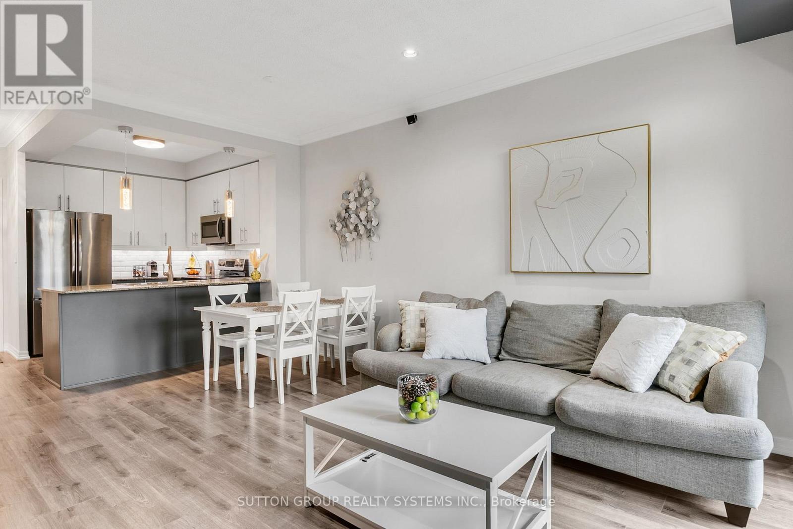 303 - 245 Dalesford Road, Toronto, Ontario  M8Y 4H7 - Photo 6 - W12702184