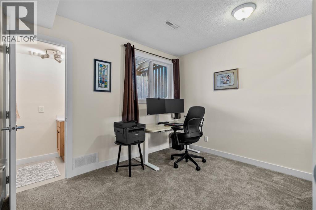 2628 Oakmoor Drive SW, Calgary, Alberta  T2V 4E7 - Photo 19 - A2272711