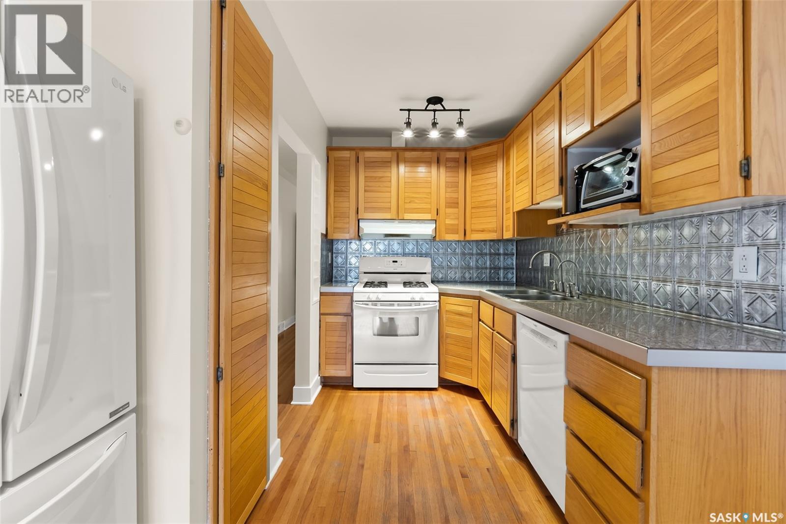 3304 Hill Avenue, Regina, Saskatchewan  S4S 0W7 - Photo 8 - SK026901