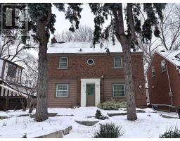 110 TRAYMORE AVENUE, Hamilton, Ontario